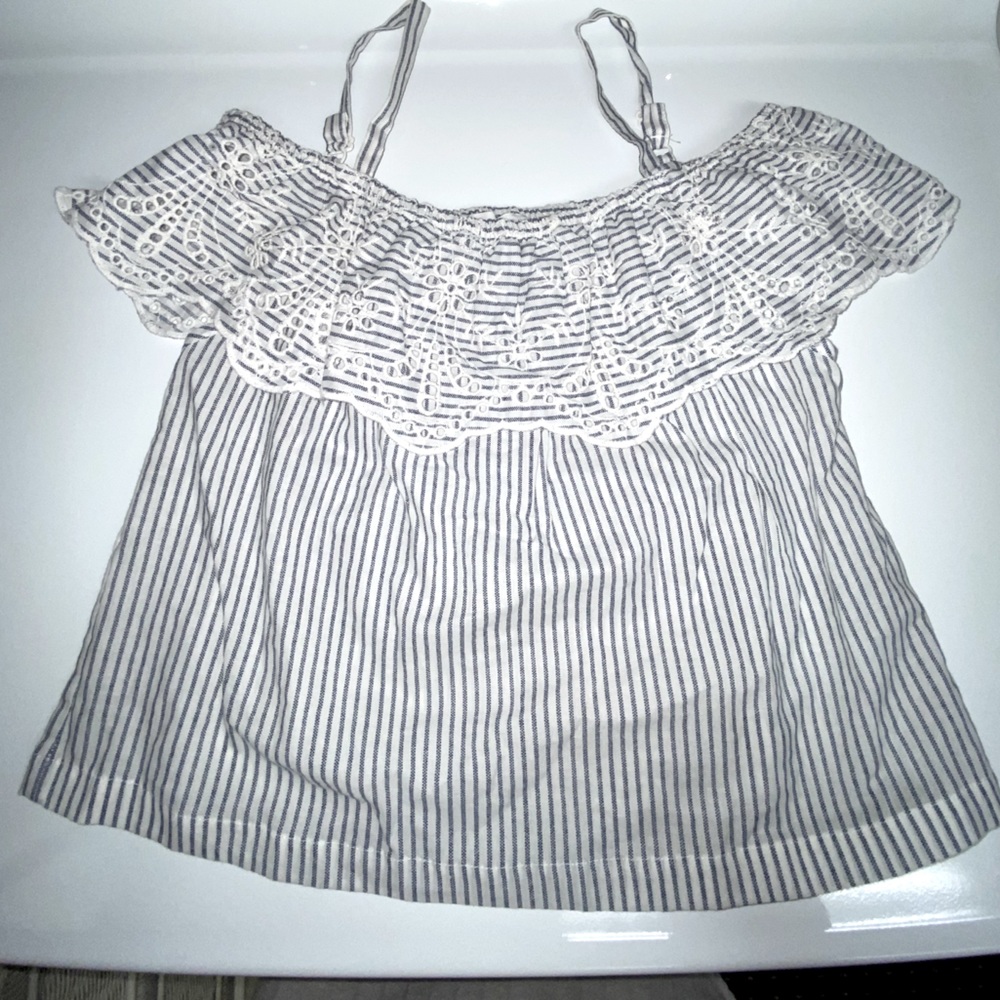 Isa & Ella off the shoulder tank